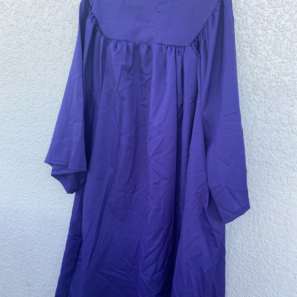 LSU Graduation Gown - Picture 4 of 5